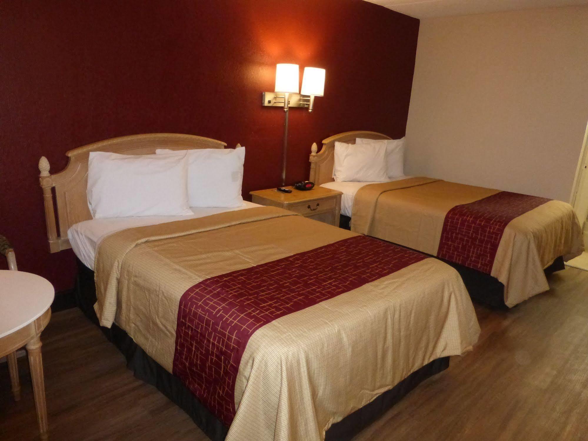Red Roof Inn Fredericksburg North Extérieur photo